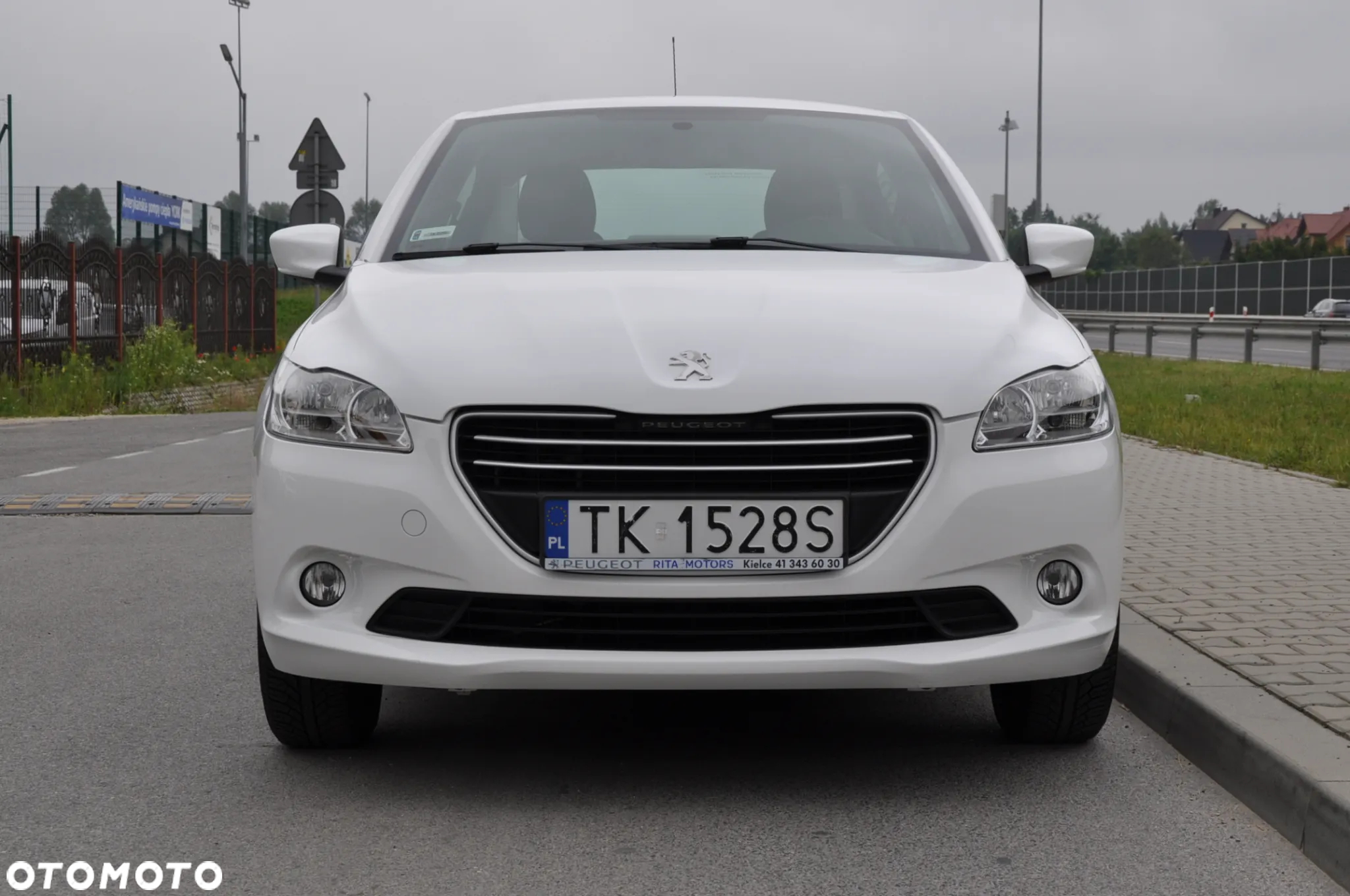 Peugeot 301 1.2 Pure Tech Access - 23