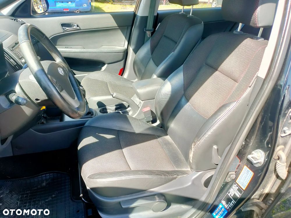 Hyundai i30 1.4 Base + World Cup - 23