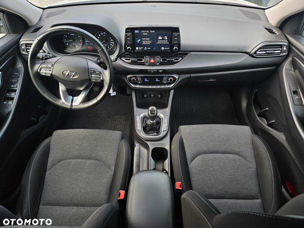 Hyundai i30 1.5 T-GDI 48V Smart - 11