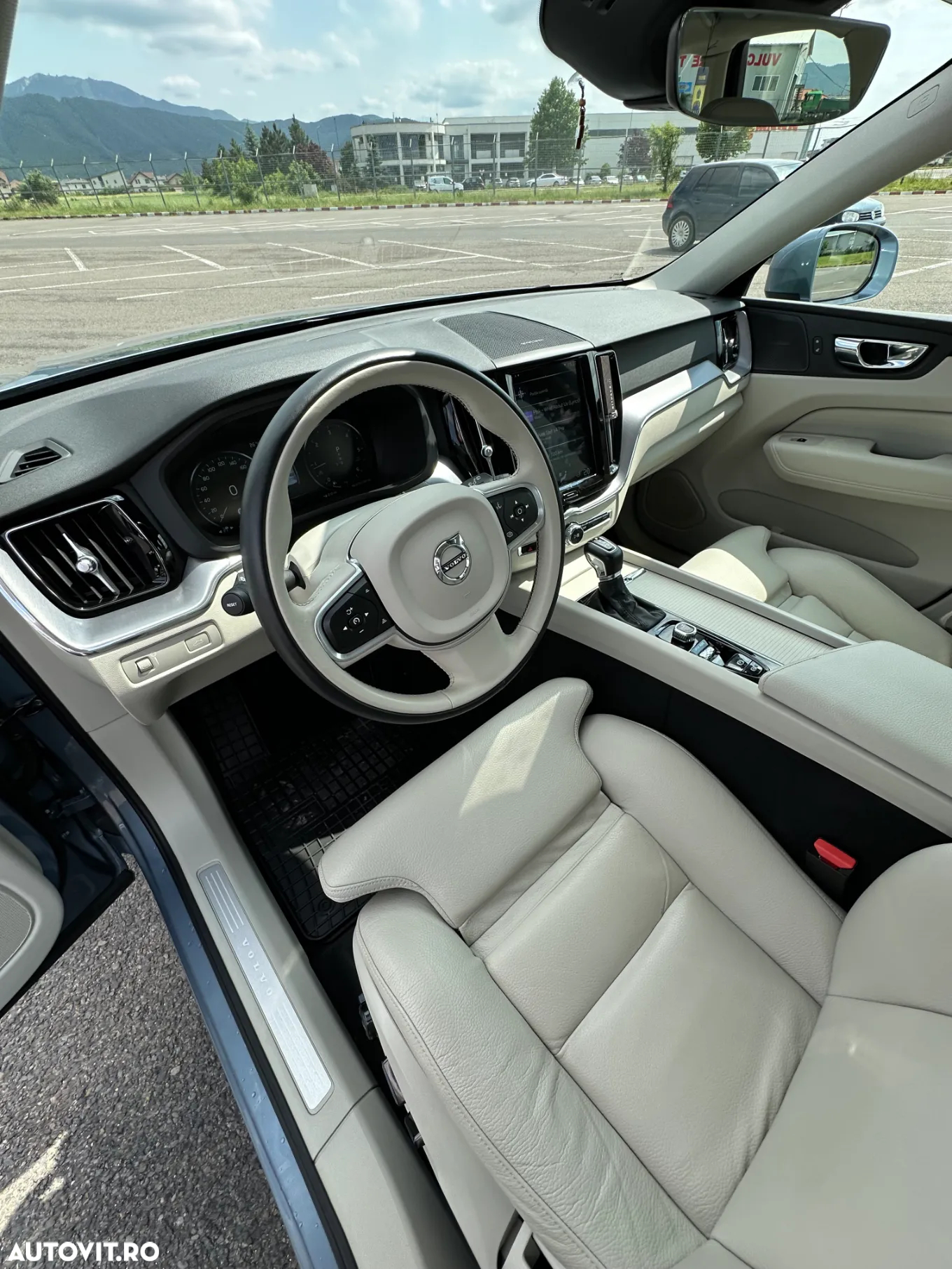 Volvo XC 60 D4 Momentum Pro - 12