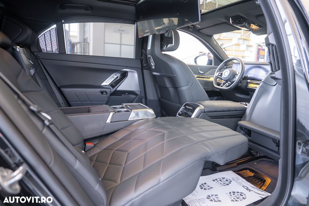 BMW Seria 7 - 36