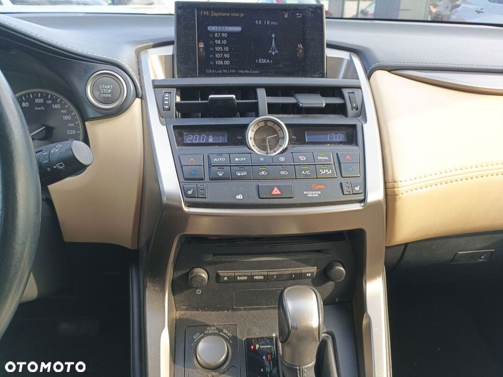 Lexus NX 200t Comfort AWD - 19