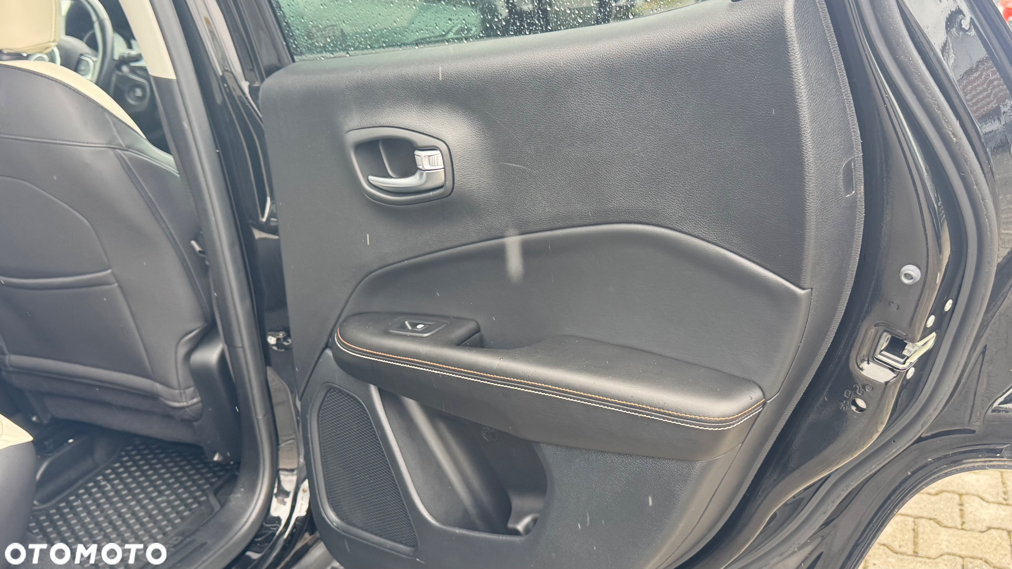 Jeep Compass - 10