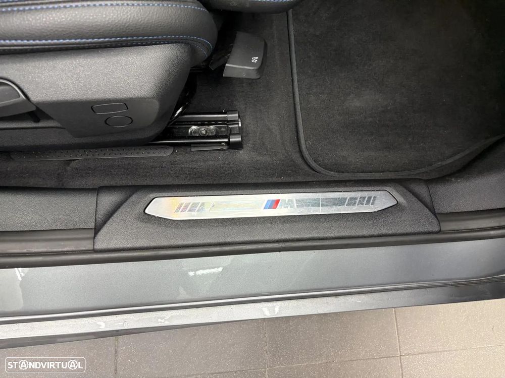 BMW 116 d Pack Desportivo M Auto - 26