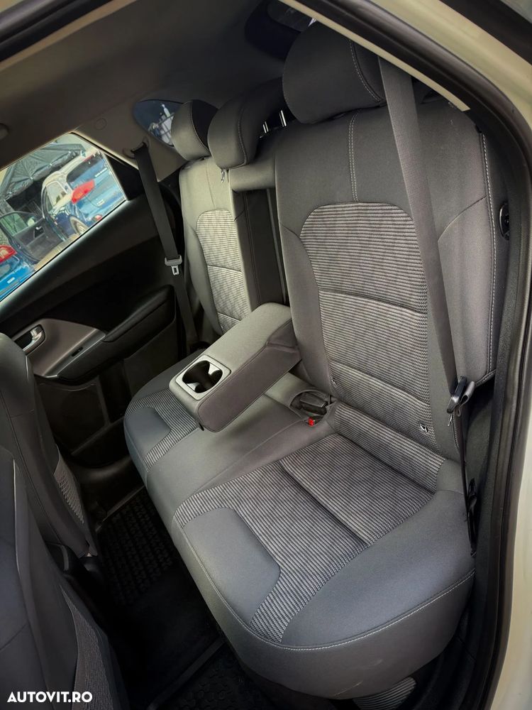 Kia Niro 1.6 GDI HEV 2WD OPF Aut. Edition 7 - 8