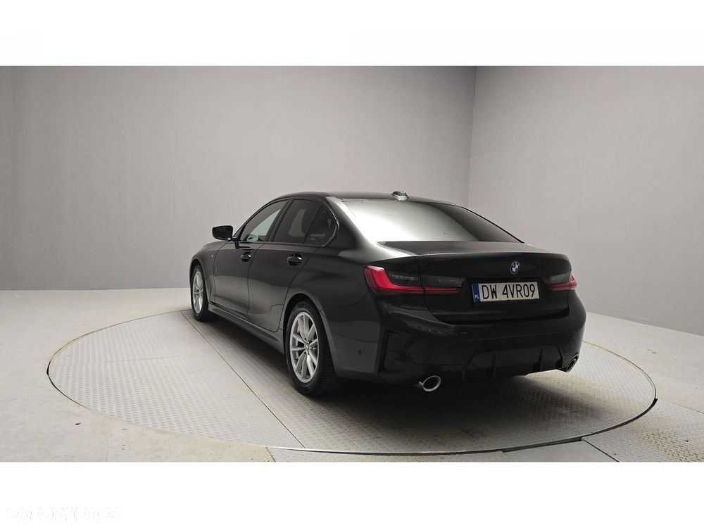 BMW Seria 3 320d xDrive mHEV M Sport - 4