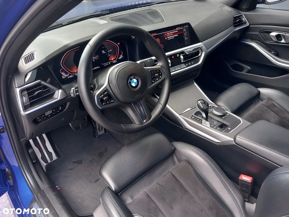 BMW Seria 3 318d M Sport Shadow - 10