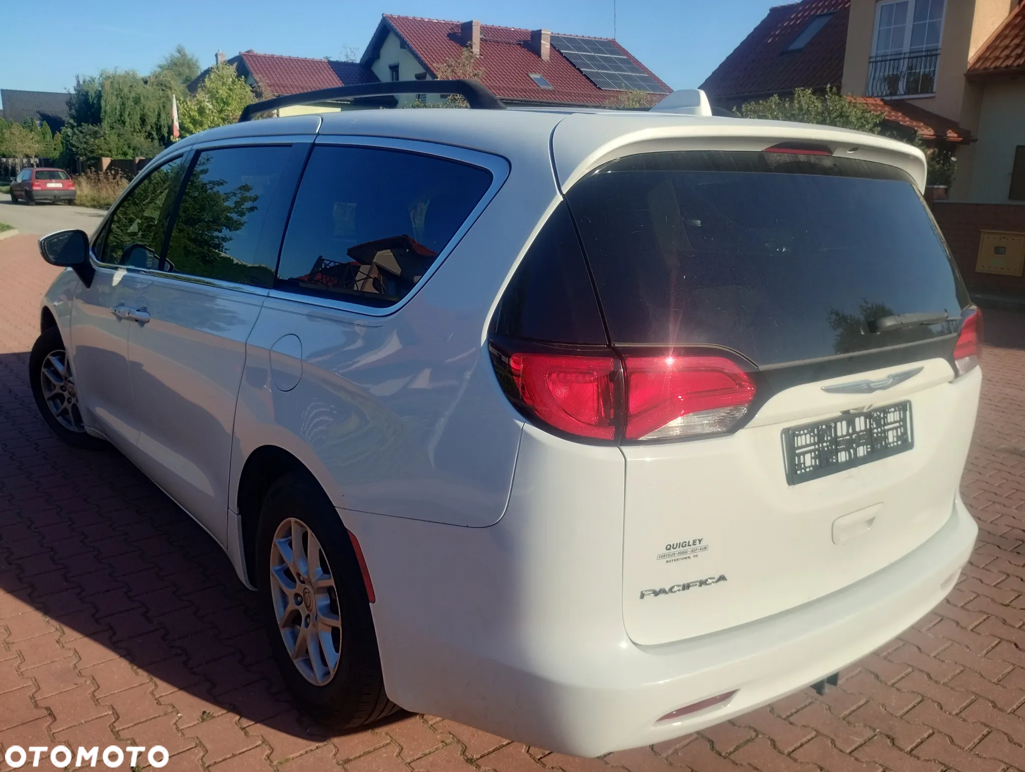 Chrysler Pacifica - 3