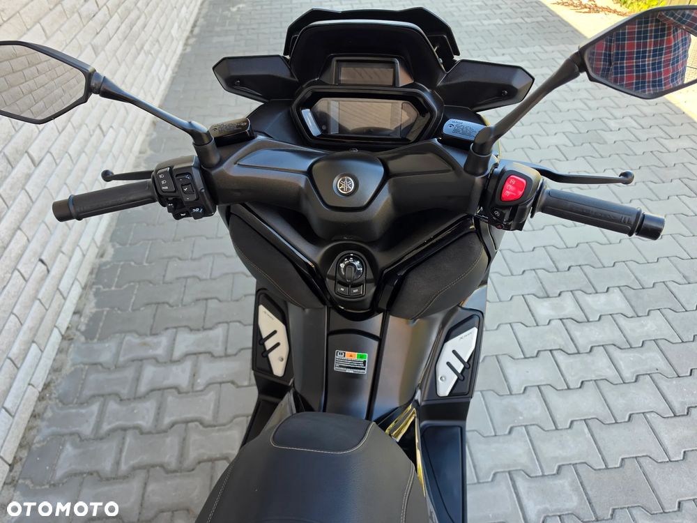 Yamaha X-max - 13