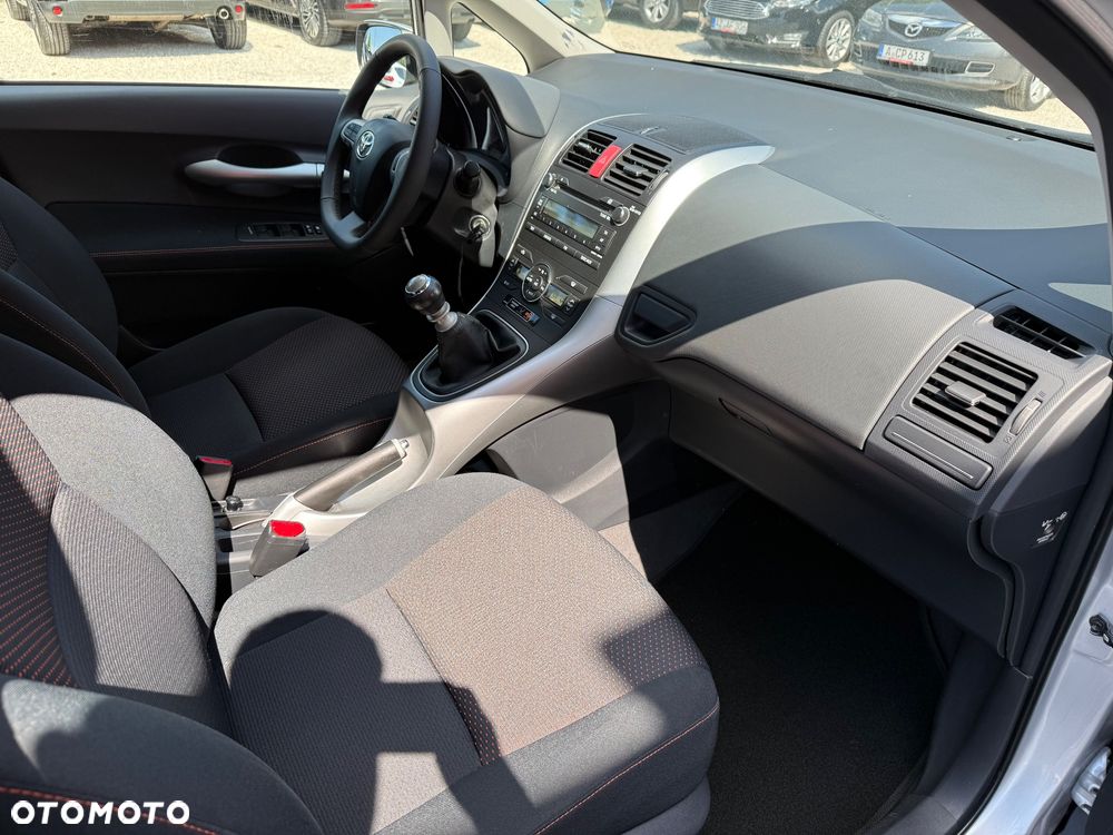 Toyota Auris 1.6 Life+ - 7