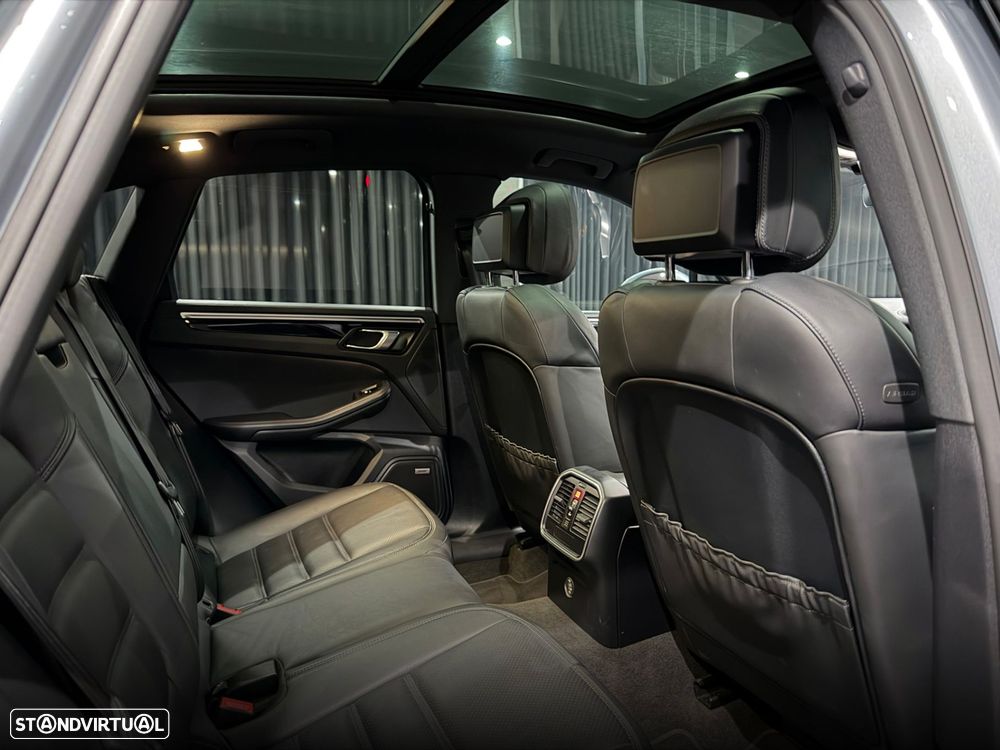 Porsche Macan S - 40