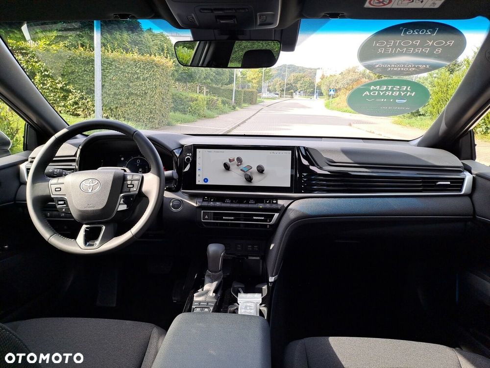 Toyota Camry - 30