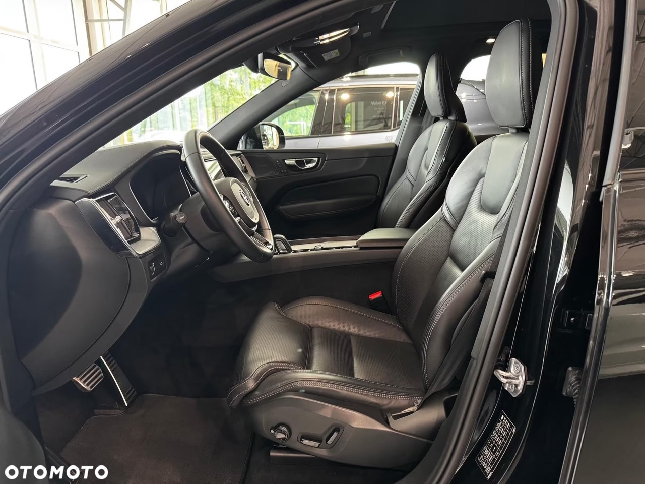 Volvo XC 60 B4 D AWD Plus Dark - 7