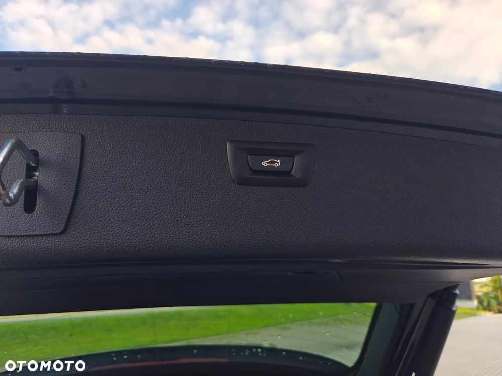 BMW Seria 3 318d M Sport EU6 - 16