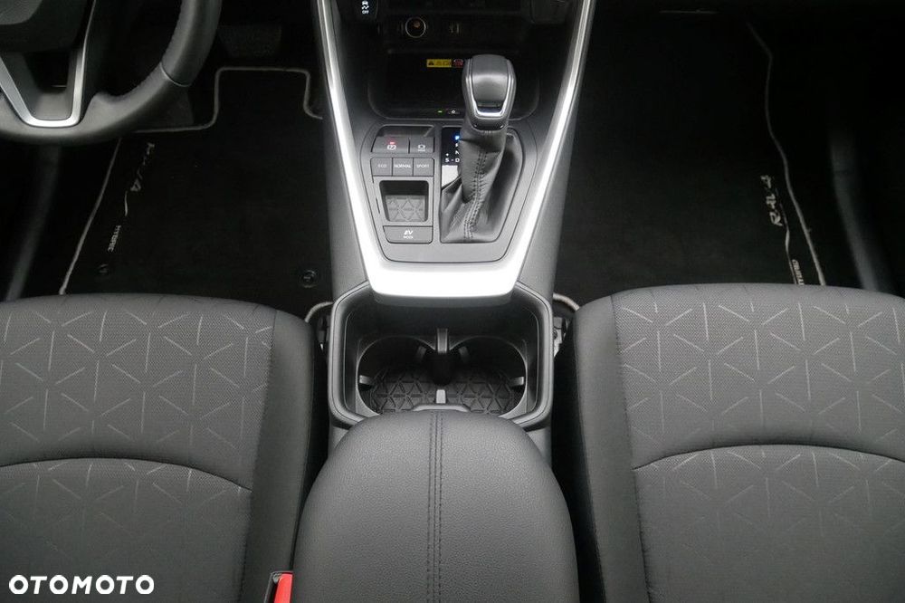 Toyota RAV4 - 11