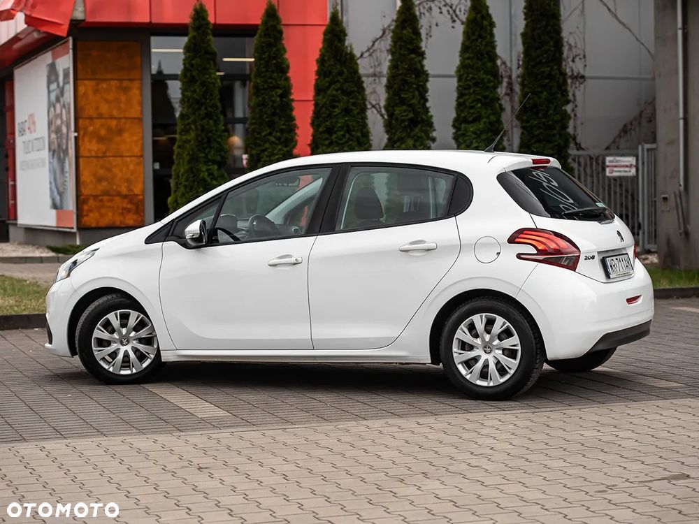 Peugeot 208 1.6 BlueHDi Allure S&S - 10