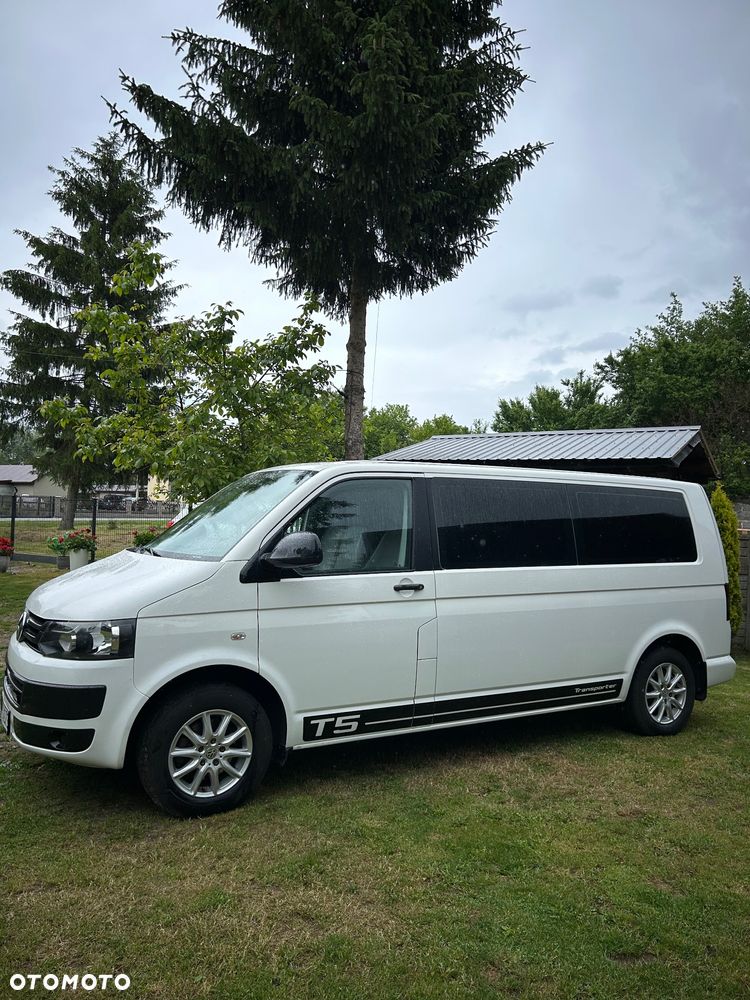 Volkswagen Caravelle - 8