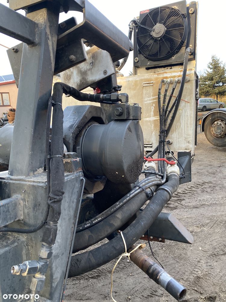 Podramówka z silownikiem hydraulicznym Mercedes Actros - 3