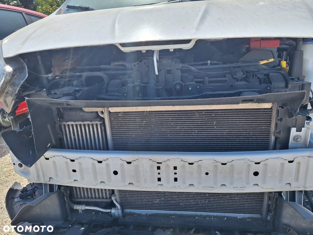 Ford Transit courier - 13