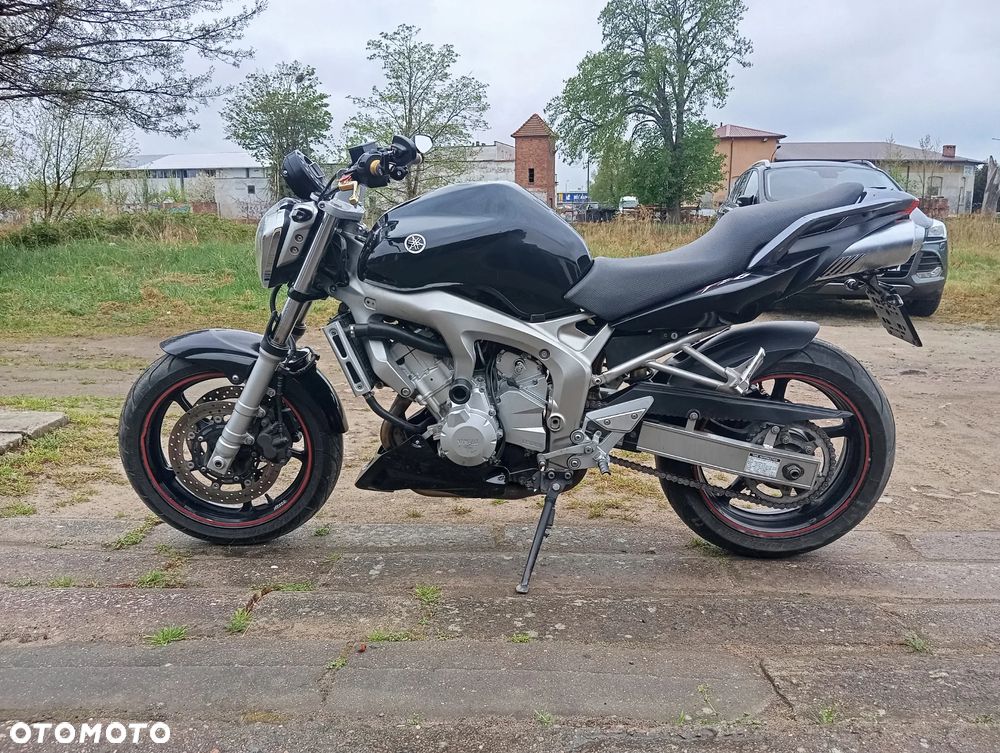Yamaha FZ6 - 1