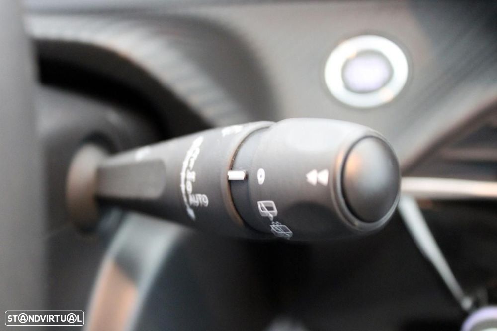 Peugeot e-208 Allure - 20