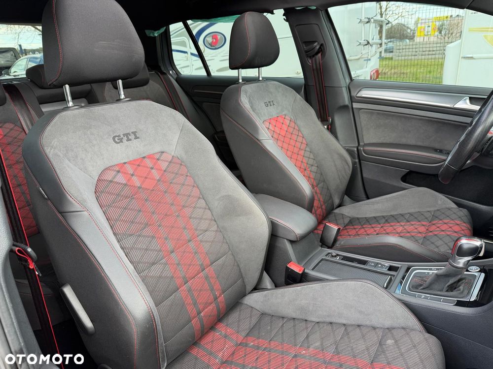 Volkswagen Golf GTI TCR 2.0 TSI OPF DSG - 11