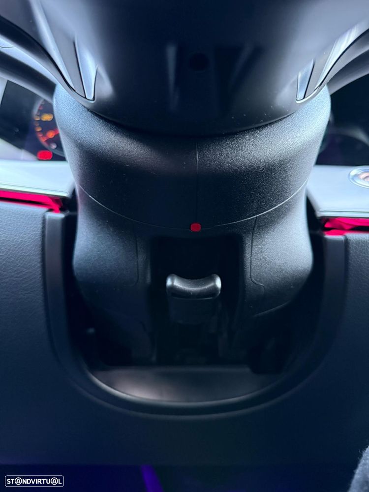 Mercedes-Benz E 300 de 4Matic 9G-TRONIC AMG Line - 29