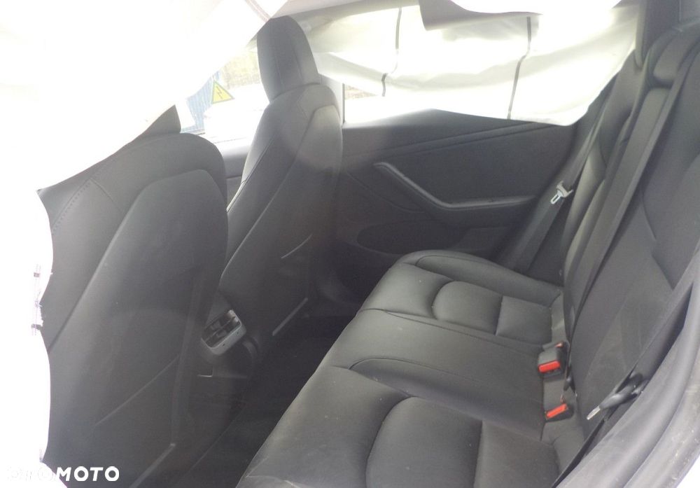 Tesla Model 3 - 18