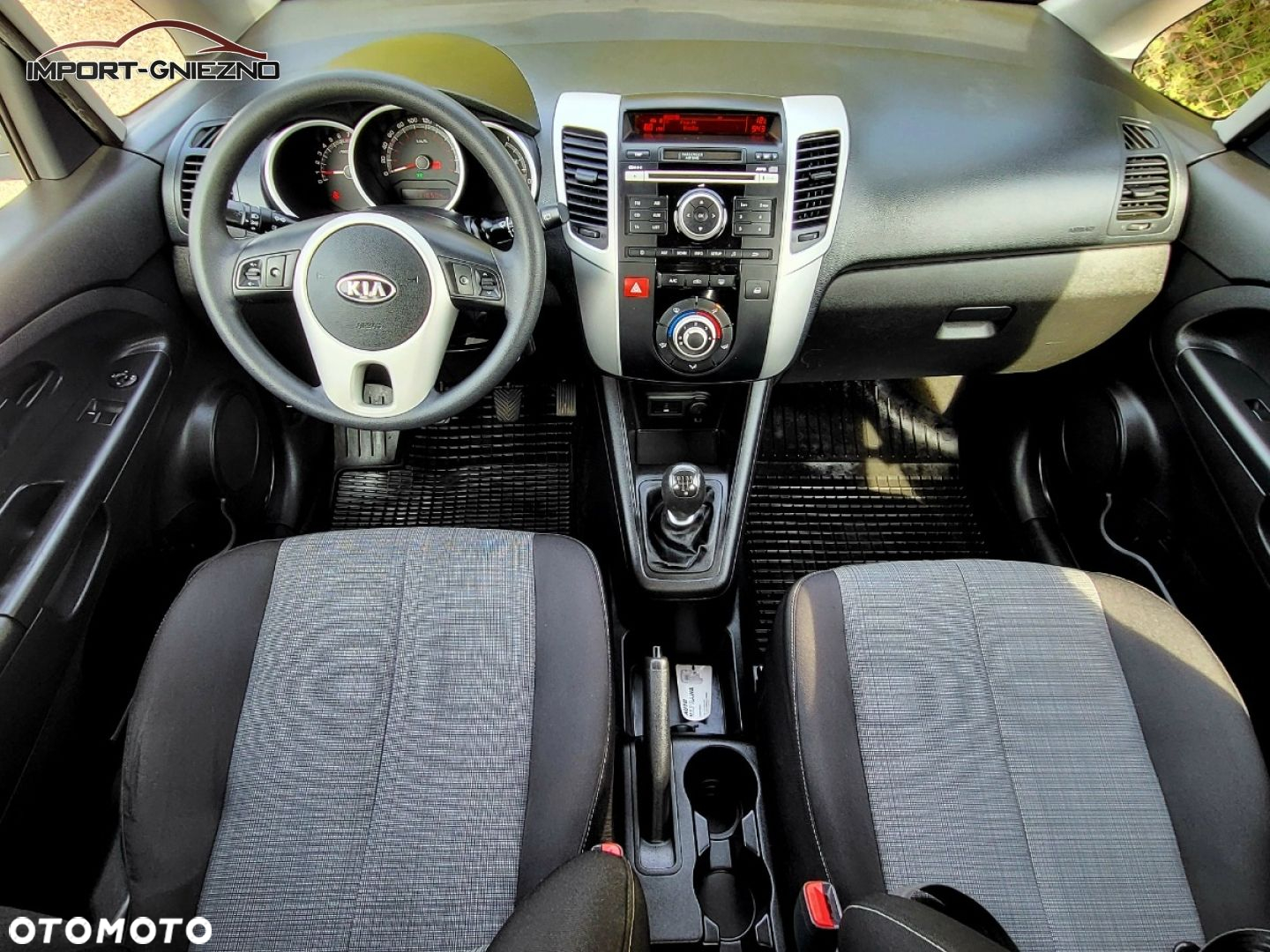 Kia Venga - 9