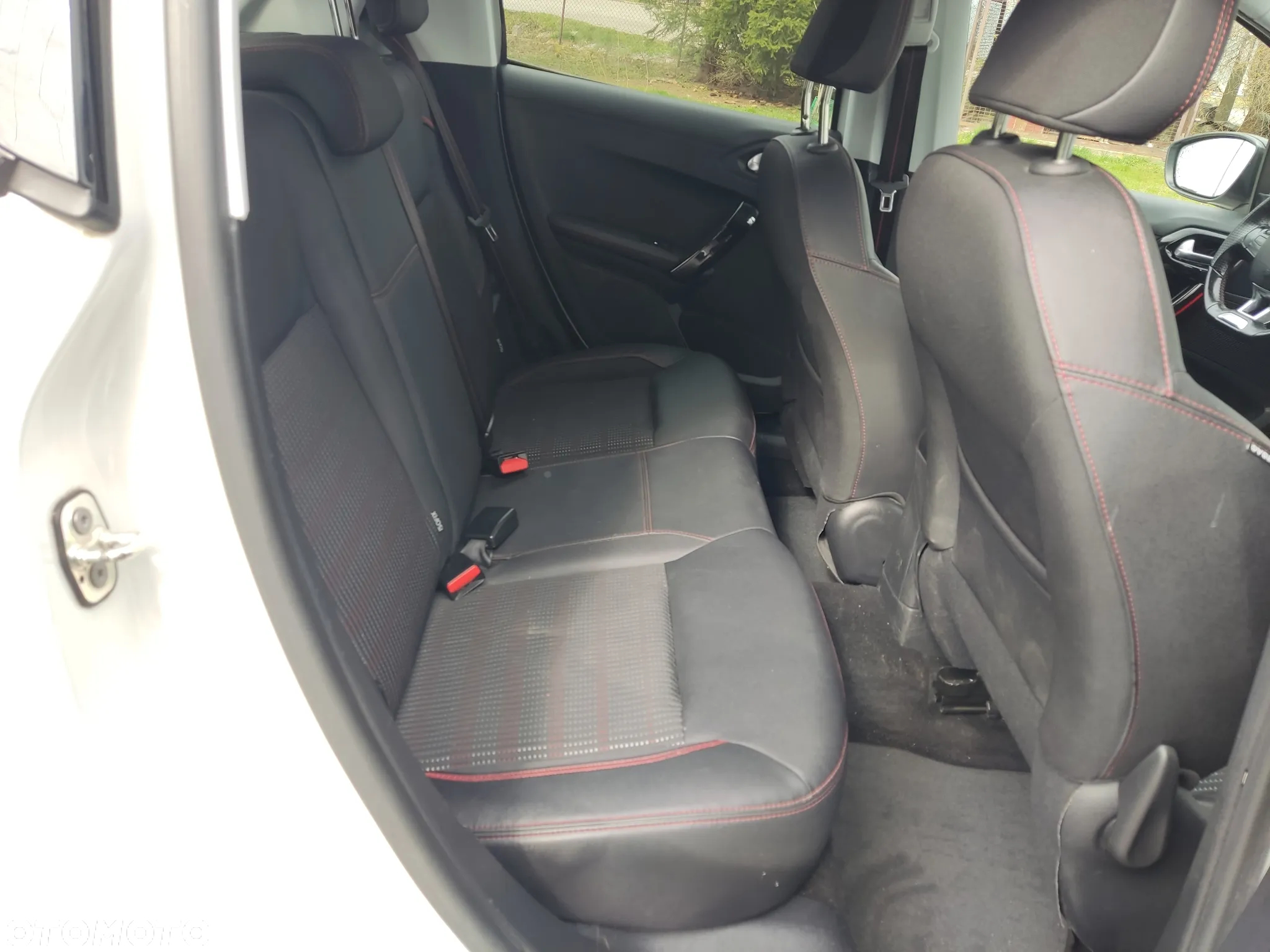 Peugeot 208 PureTech 110 Stop & Start Allure - 26