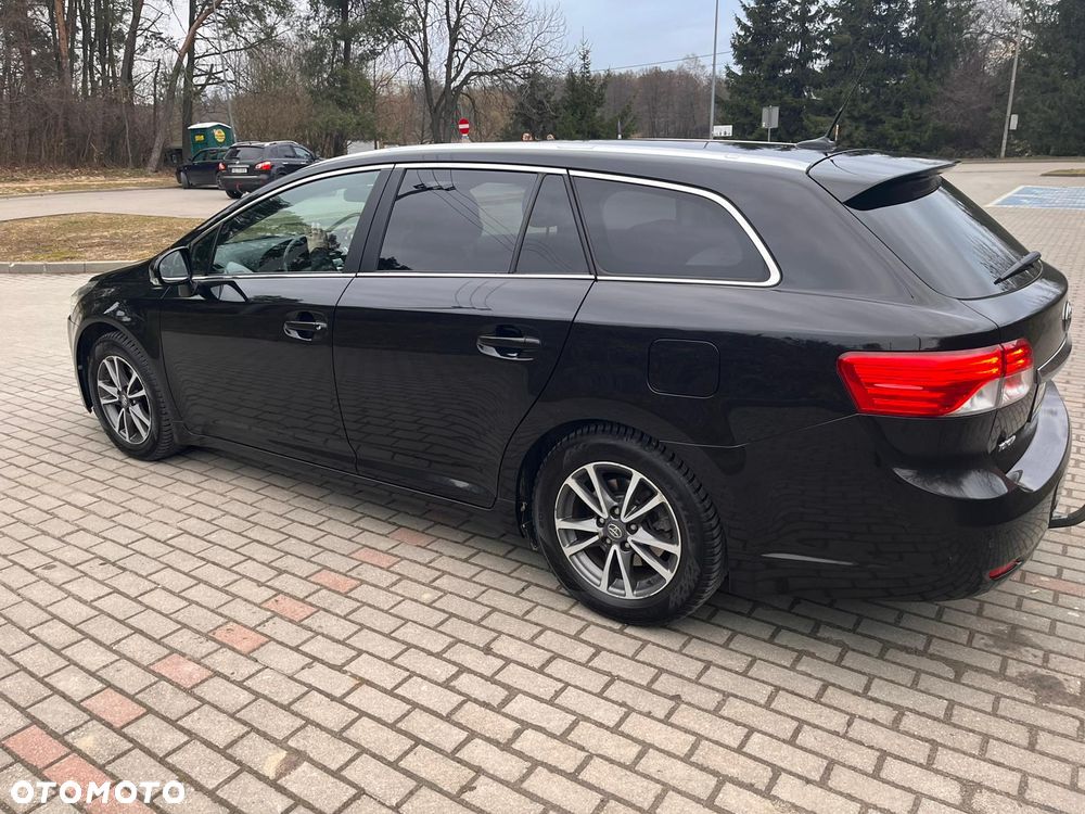 Toyota Avensis 2.0 D-4D Premium - 11