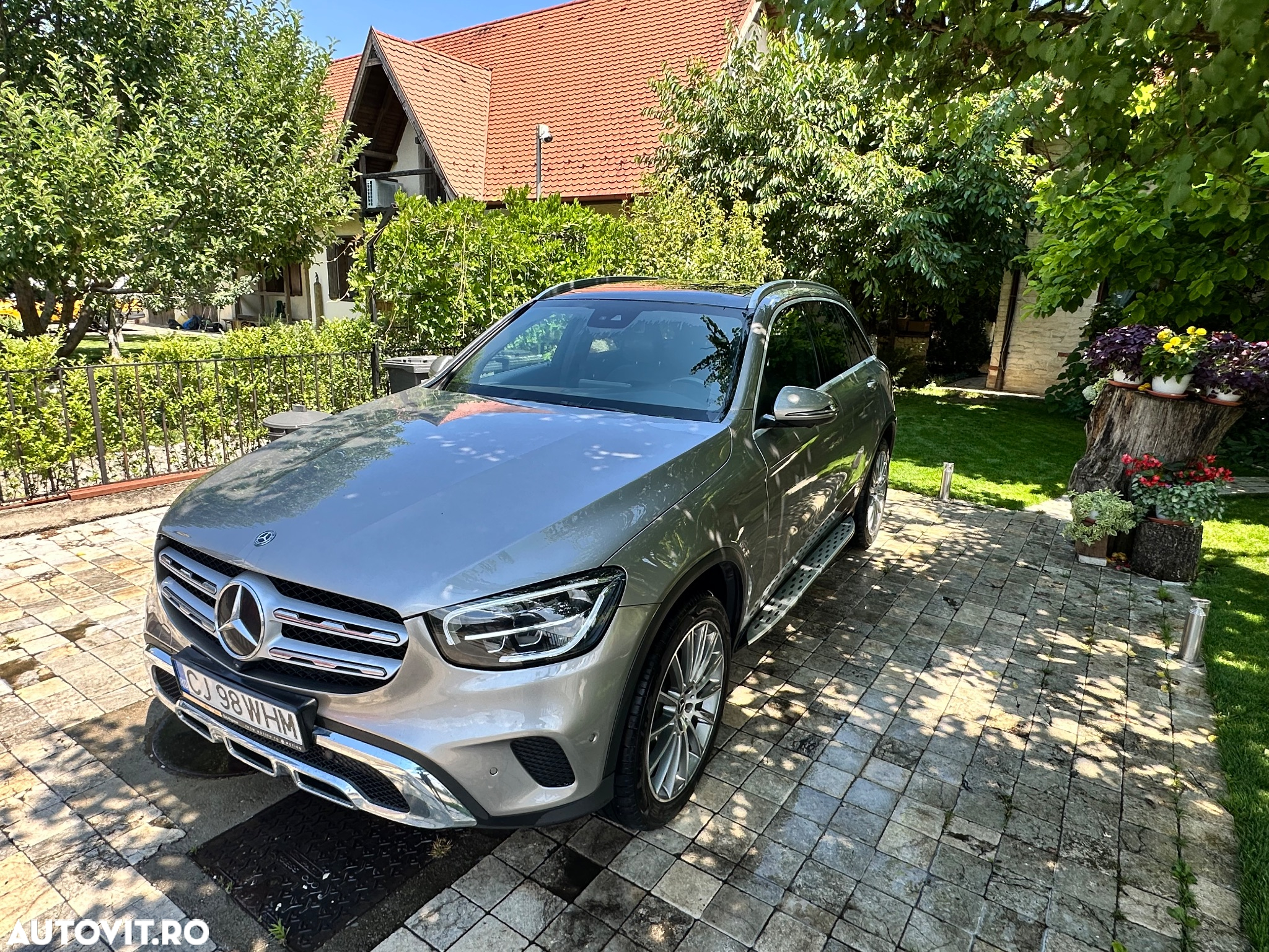 Mercedes-Benz GLC 300 4MATIC - 2