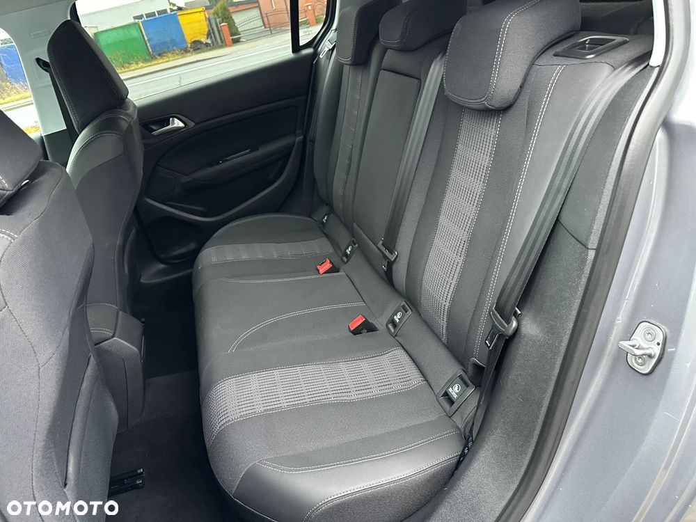 Peugeot 308 - 24