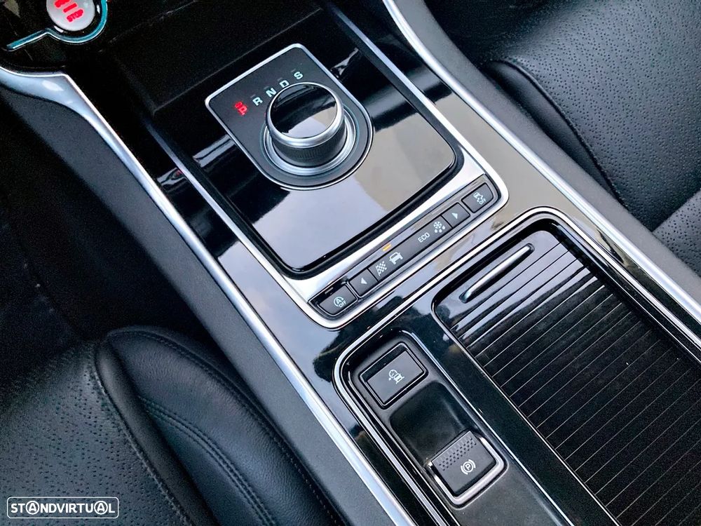 Jaguar XF Sportbrake 2.0 D Pure Aut. - 18