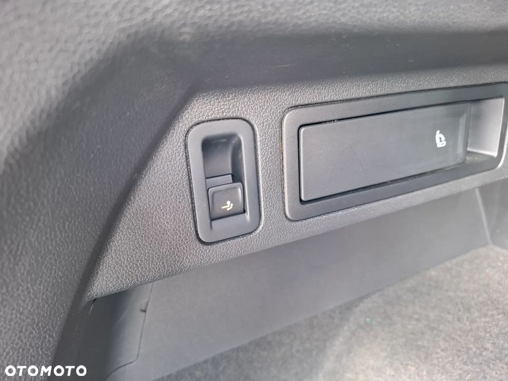 Volkswagen Tiguan 2.0 TDI SCR Urban Sport - 15