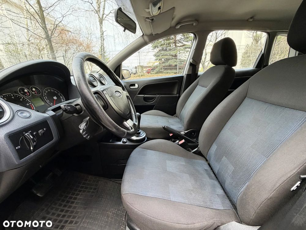 Ford Fiesta - 11