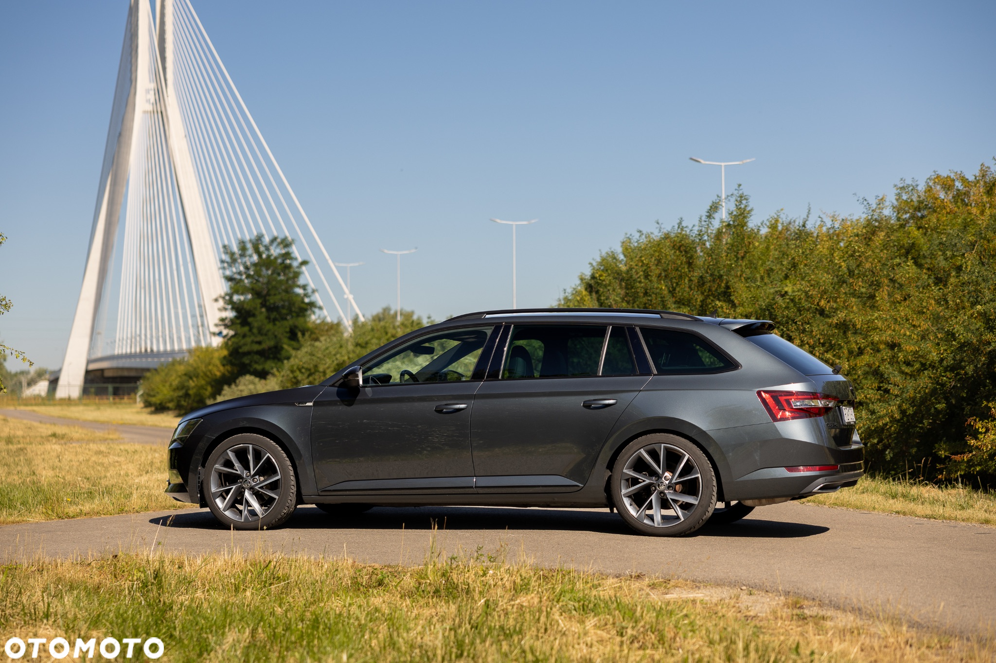 Skoda Superb 2.0 TDI DSG Sportline - 2