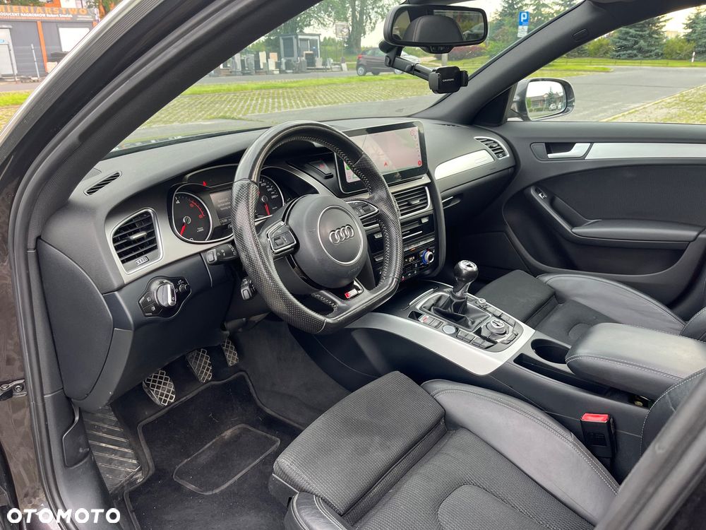 Audi A4 Avant 2.0 TDI DPF quattro S line Sportpaket - 12