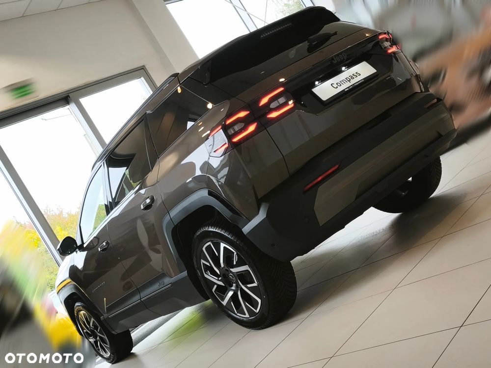 Jeep Compass 1.2 T3 mHEV Altitude FWD DCT - 10