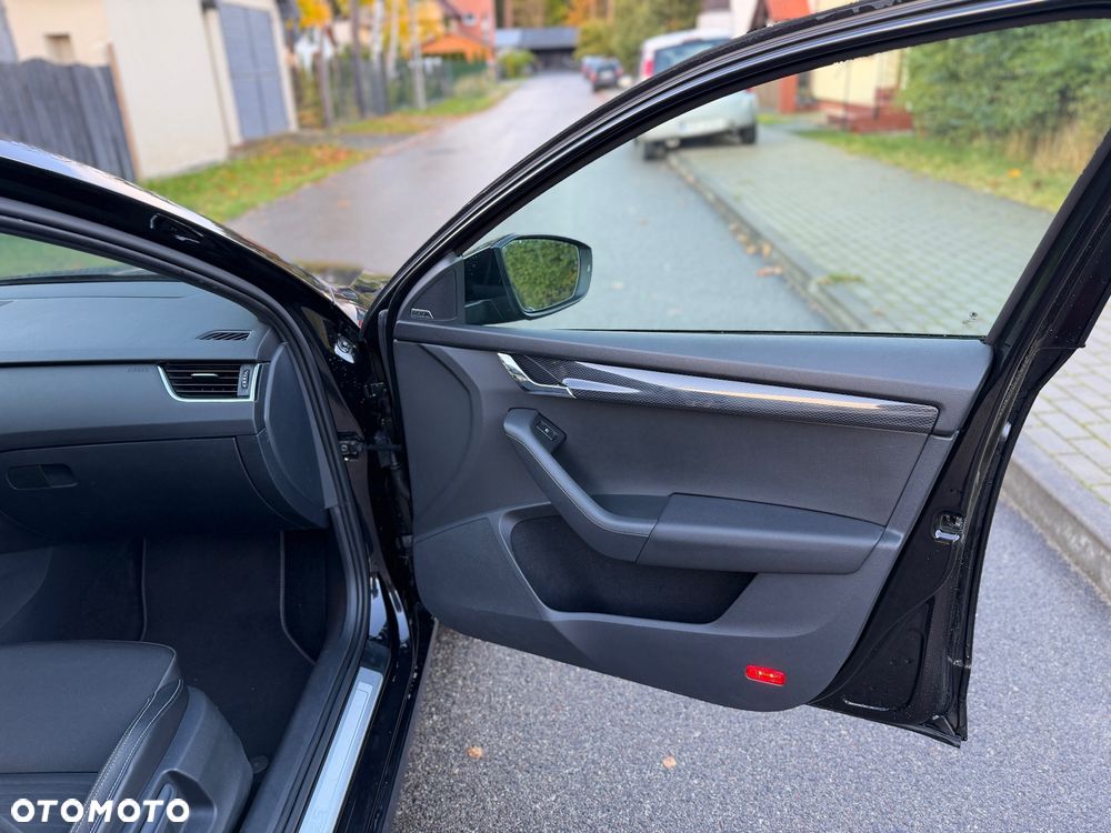 Skoda Octavia 2.0 TDI DSG RS - 35