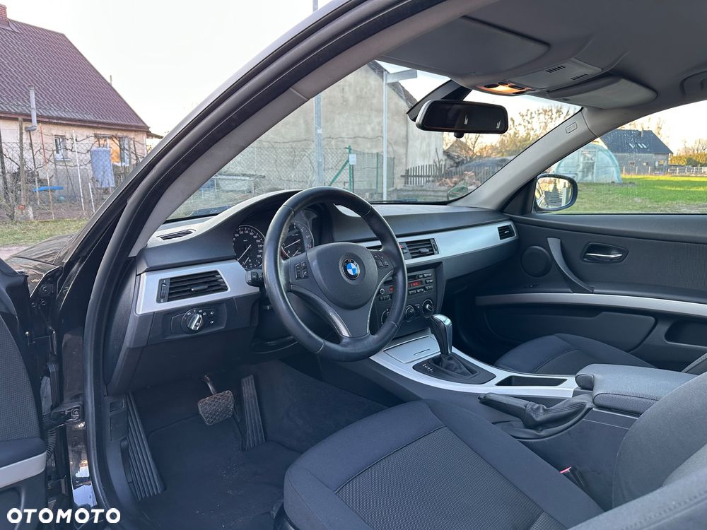 BMW Seria 3 320i - 13