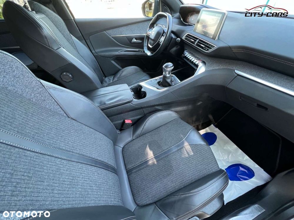 Peugeot 5008 - 22