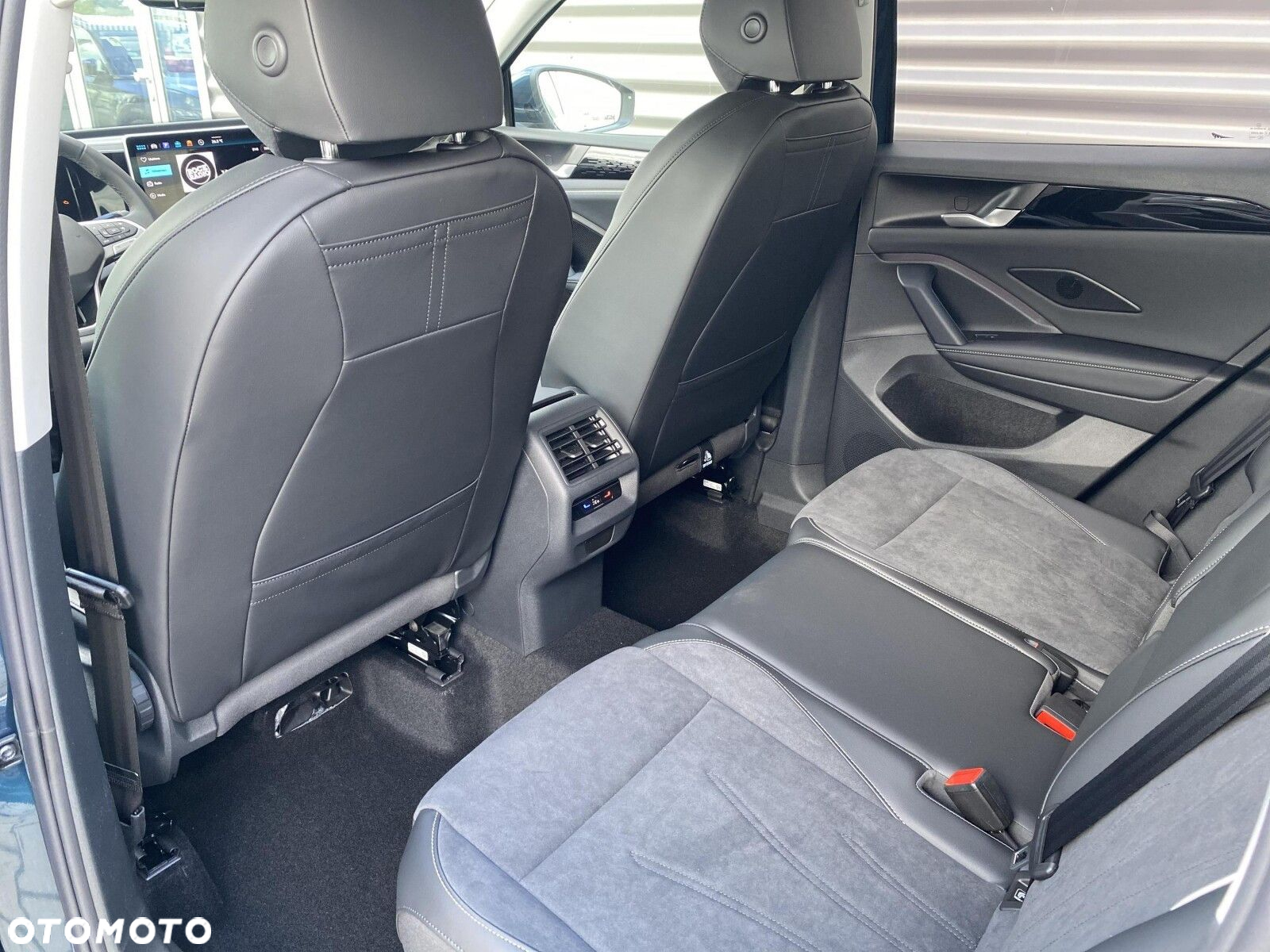 Volkswagen Tiguan - 11