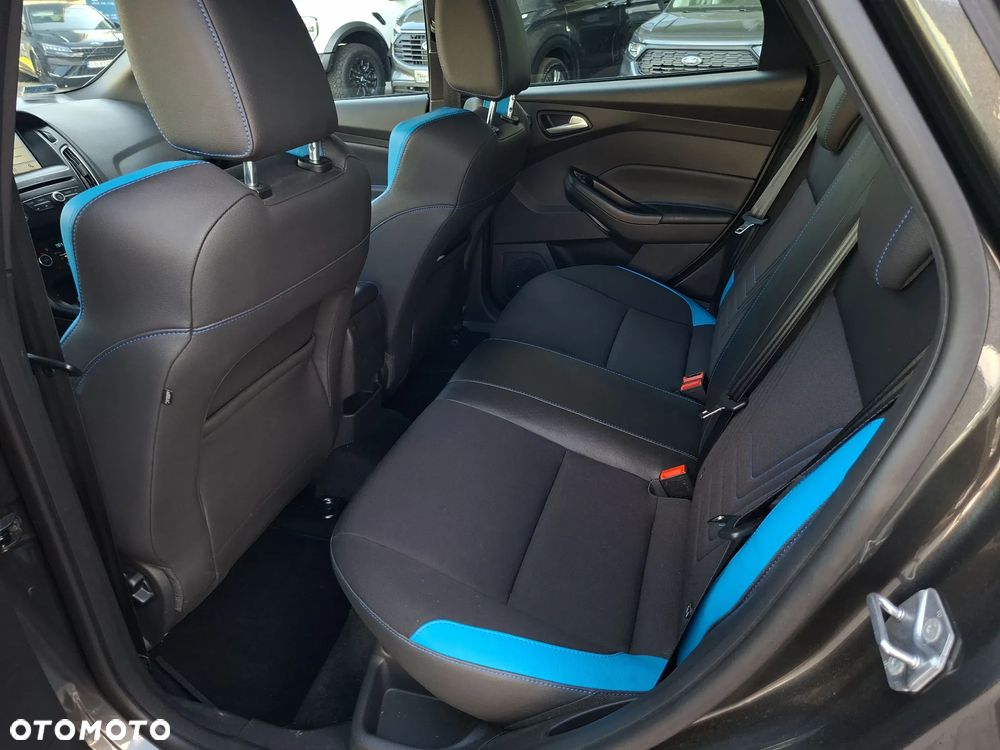 Ford Focus - 30