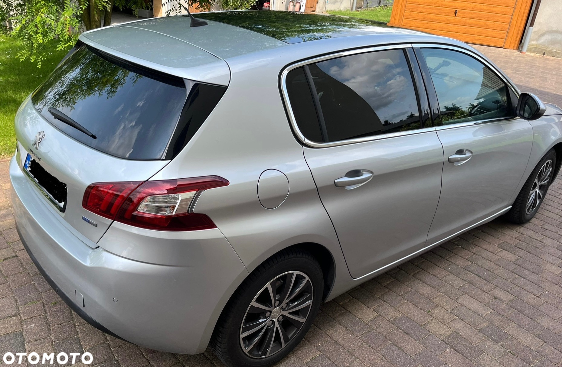 Peugeot 308 1.2 PureTech Allure S&S EAT6 - 8