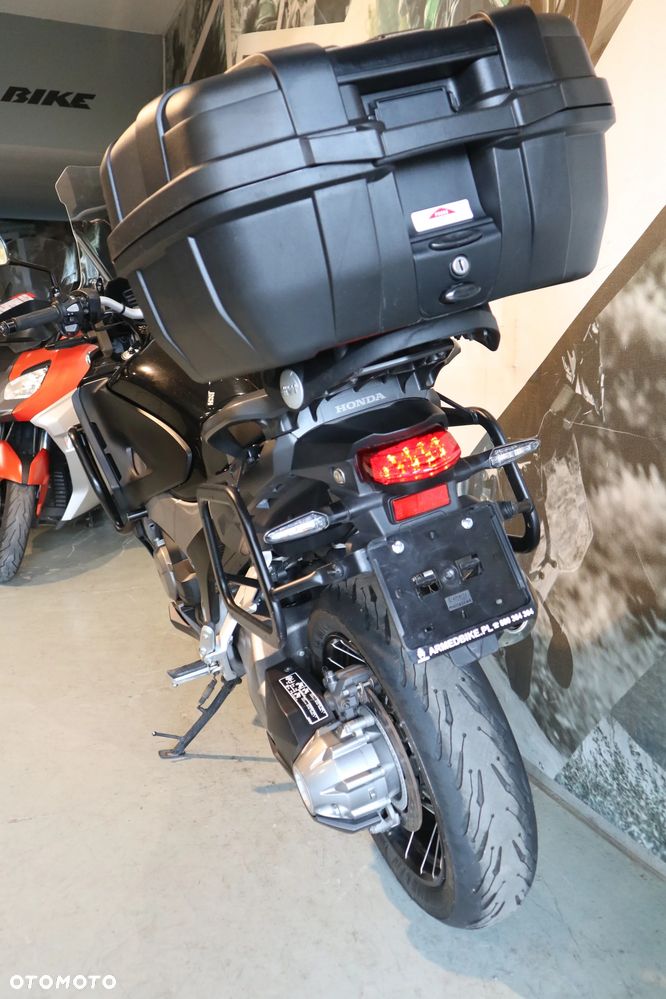 Honda VFR - 11