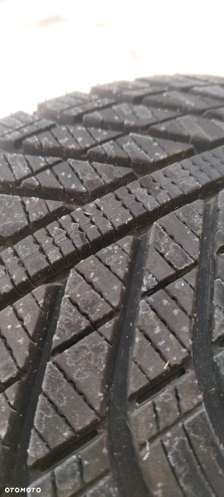 235/55/17 goodyear vector 4season suv 4x4 - 2