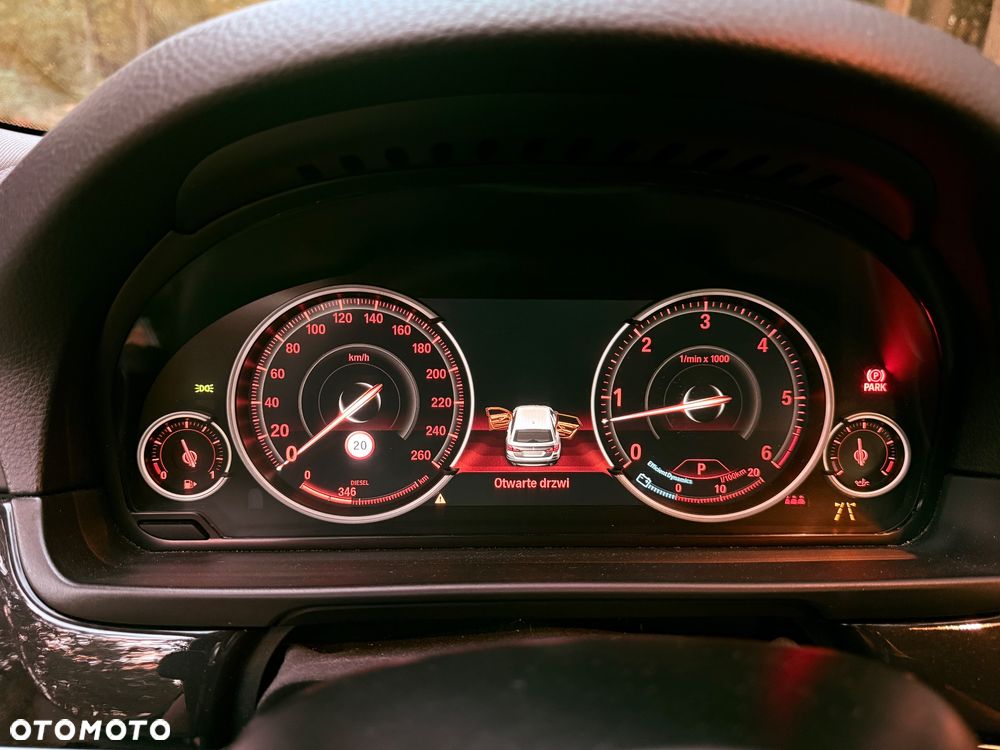BMW Seria 5 530d xDrive - 31