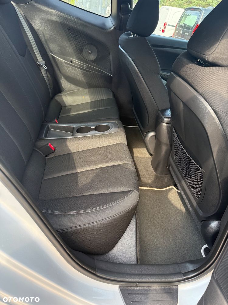 Hyundai Veloster 1.6 GDI Comfort - 7