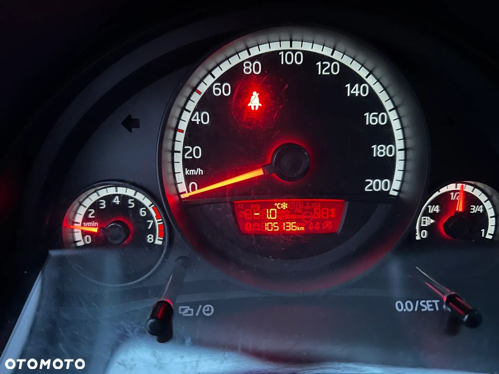 Volkswagen up! 1.0 move - 10